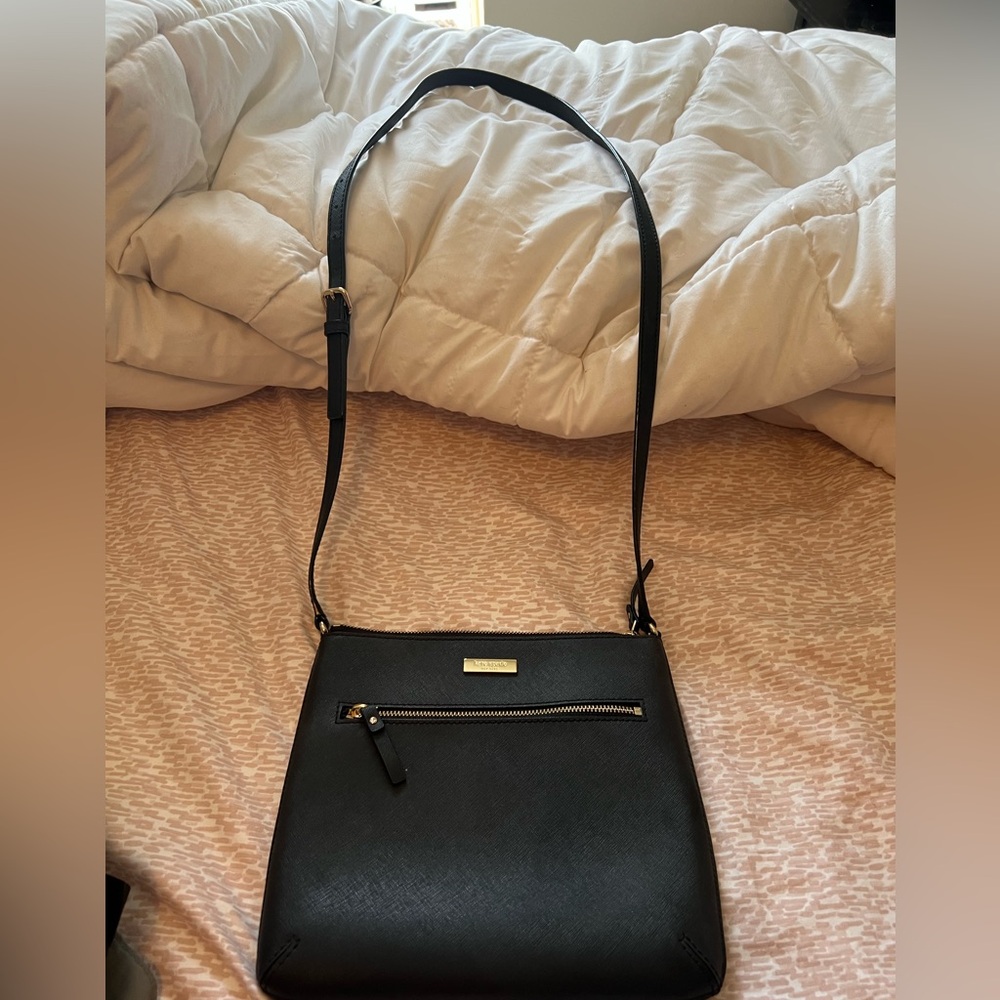 Black Kate Spade Sadie Crossbody.